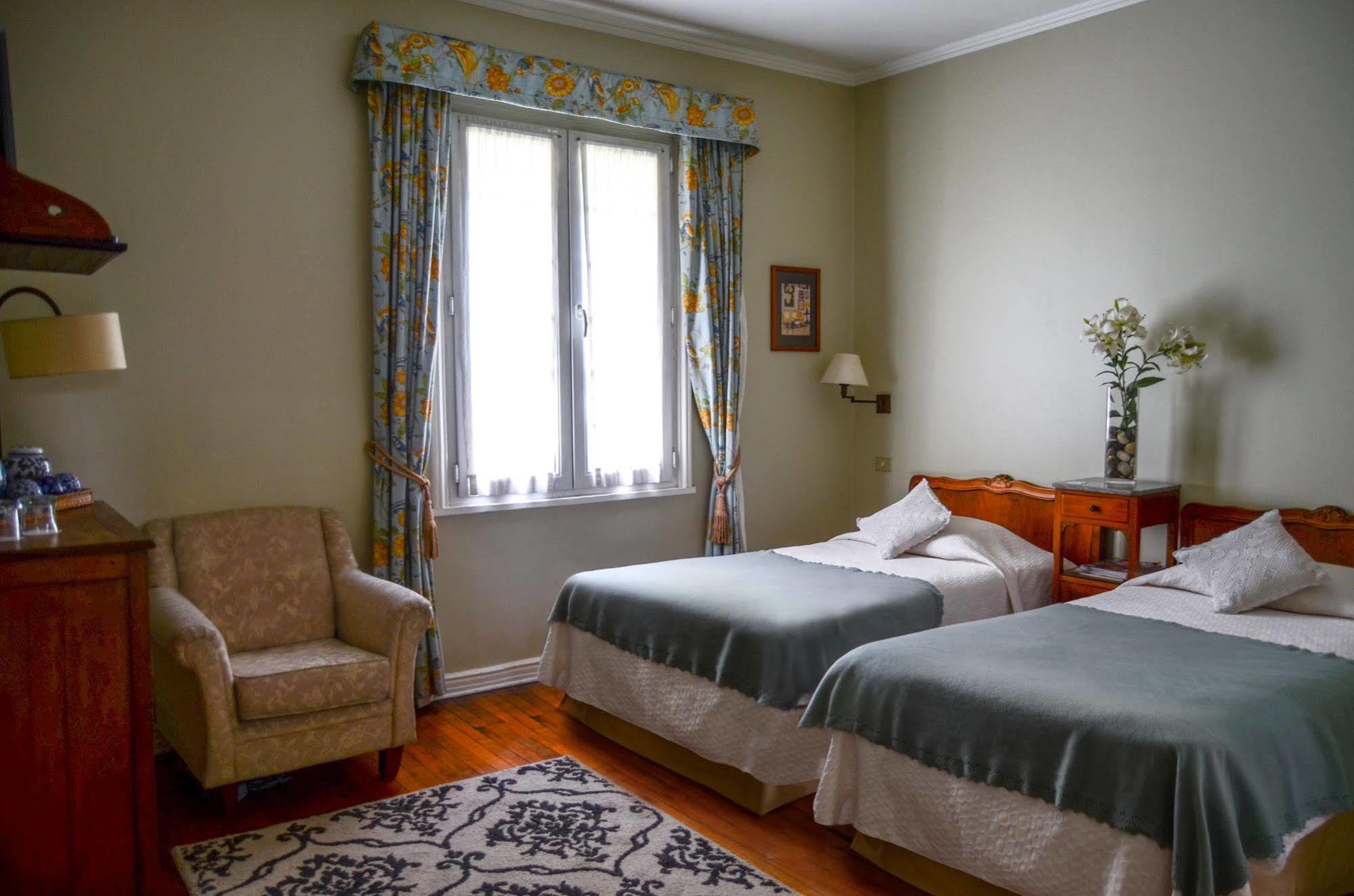 Vilafranca Petit Hotel Сантьяго Экстерьер фото
